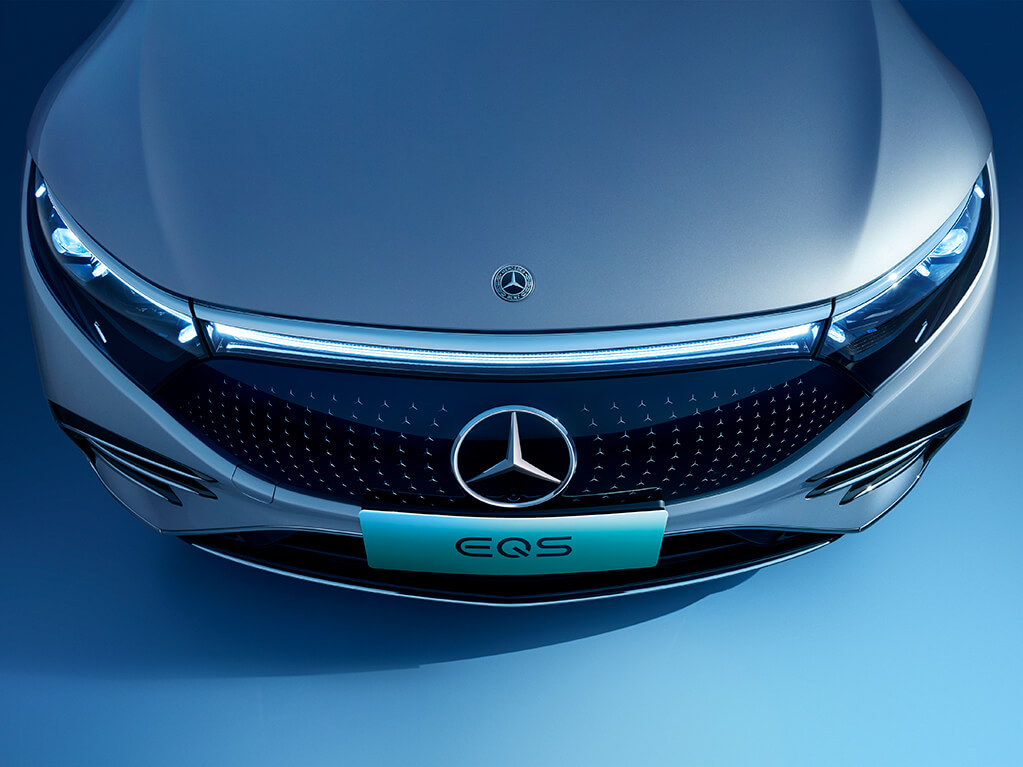 Black Panel radiator trim | Mercedes-Benz Caribbean