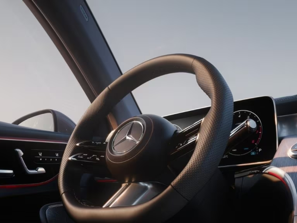 Multifunction sports steering wheel | Mercedes-Benz Caribbean